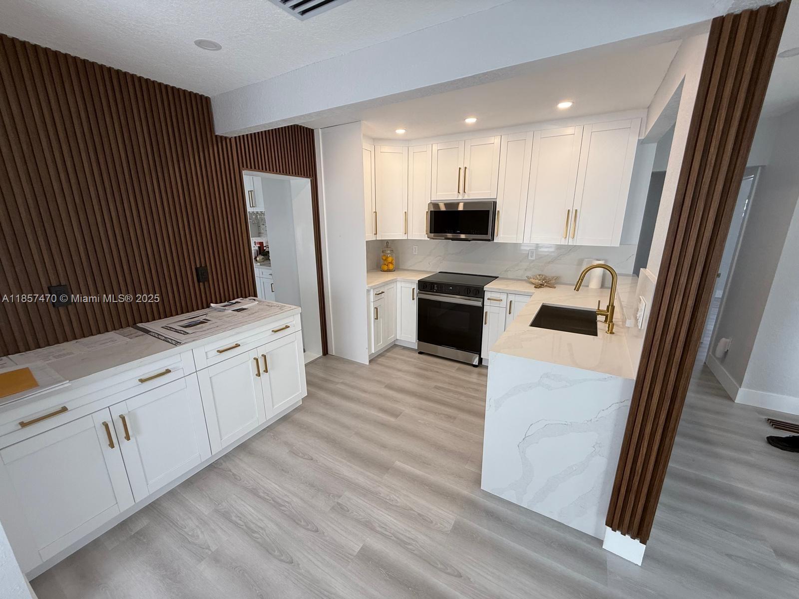 TWELFTH STREET MANORS - Residential