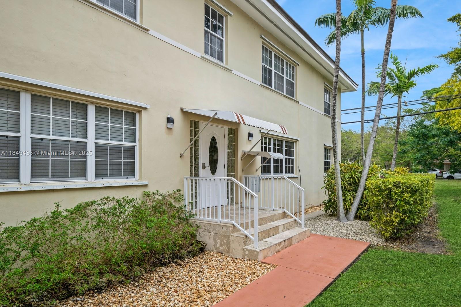 A large and great layout. Miami's wonderful Coral Gables location. This area is one of the best. This first floor apartment is clean & very well kept with gorgeous wood floors...ready to move in. A corner unit, lots of beautiful windows allows for beautiful natural light. One of 4 units in the building. Excellent central air conditioning. Dining area off of the kitchen and a living area set apart from it. The excellent location has easy access to activities, restaurants, shops, parks, gyms & theaters. Located off of the popular Ponce de Leon Blvd & close to Miracle Mile. The building offers a washer and a dryer shared by the 4 units in the building. Assigned parking on the property. Guest street parking. Easy to see with advance notice. Minimum one year lease. No pets. $200 cleaning fee.