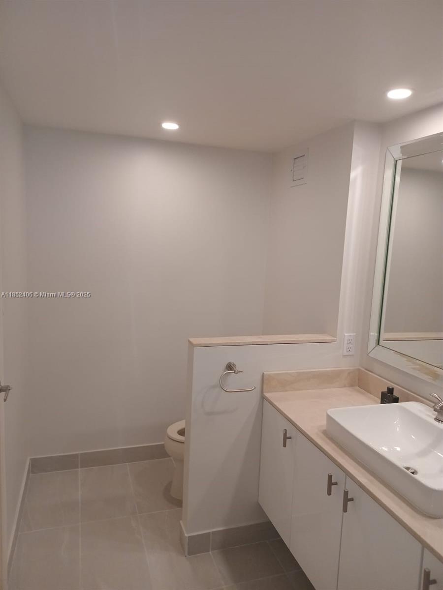 Aquarius Condo - Residential