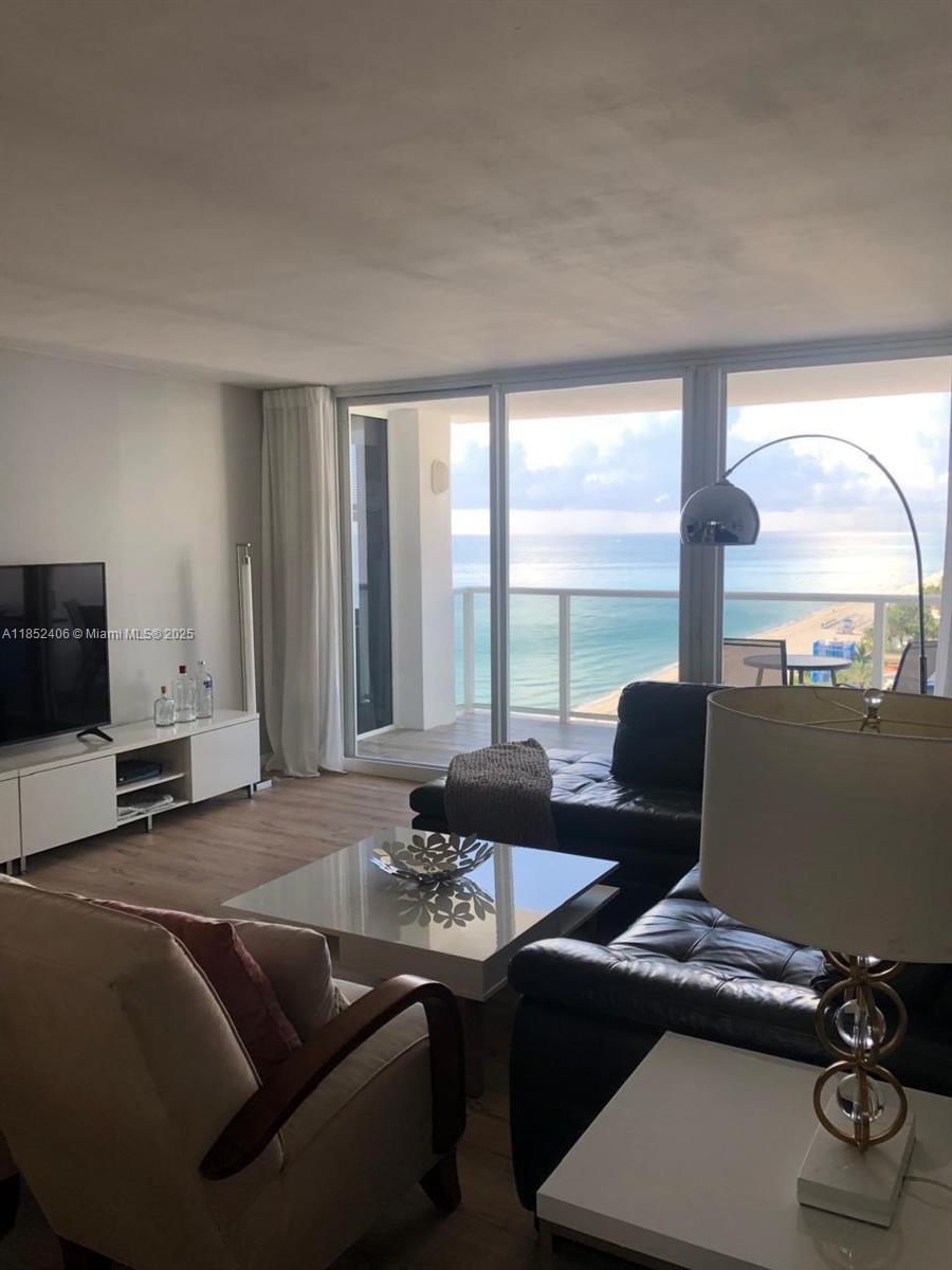 Aquarius Condo - Residential