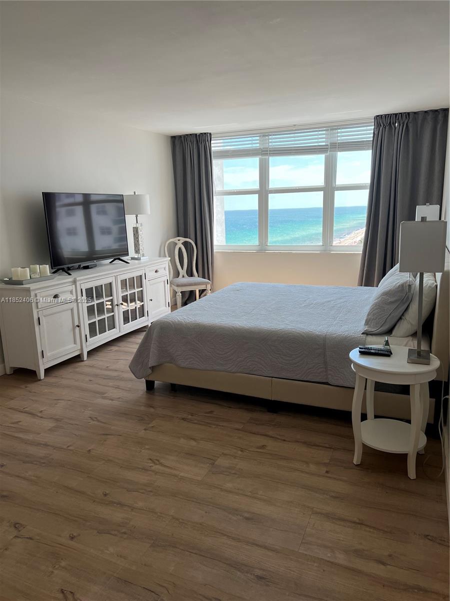 Aquarius Condo - Residential
