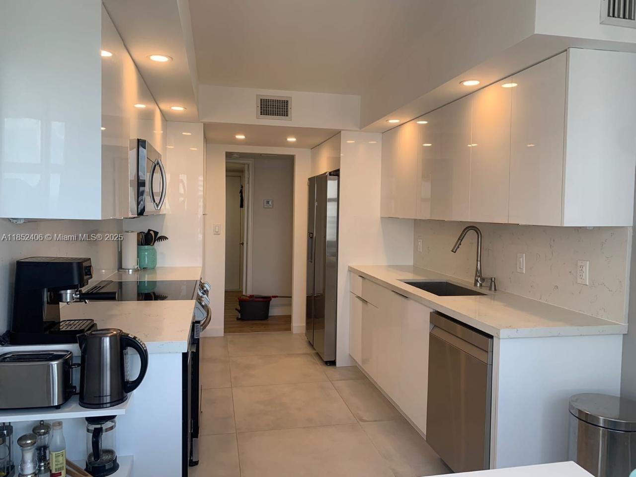 Aquarius Condo - Residential
