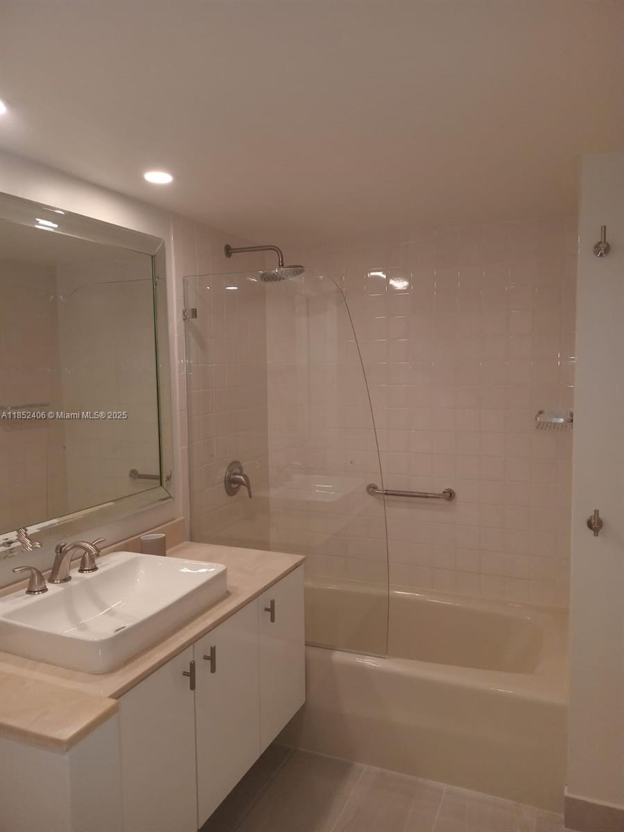 Aquarius Condo - Residential