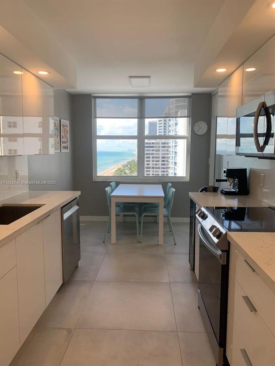 Aquarius Condo - Residential