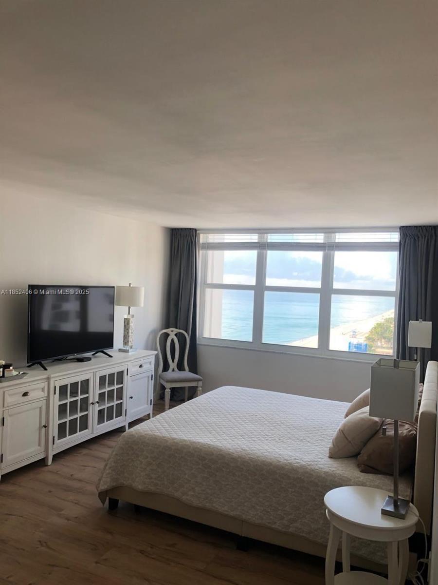 Aquarius Condo - Residential