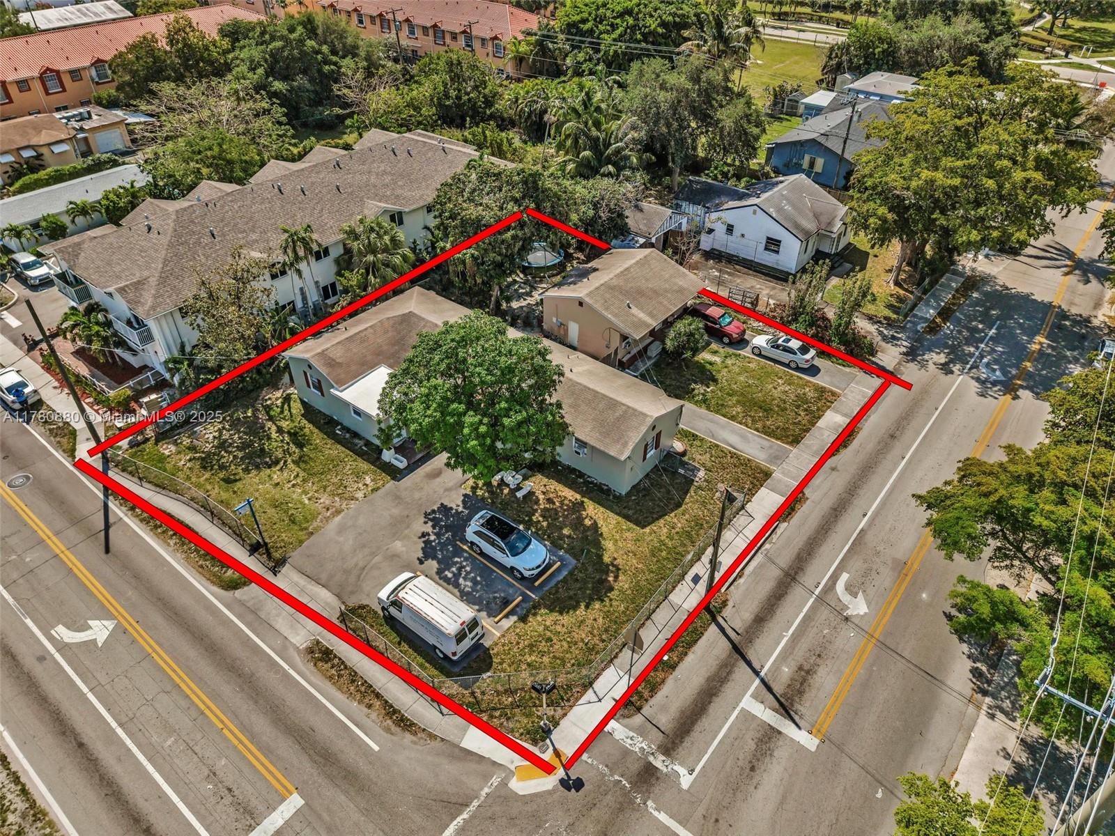 HOLLYWOOD LITTLE RANCHES - Residential Income