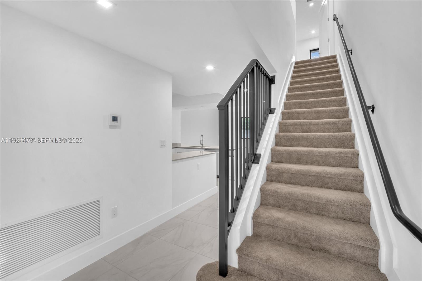 OAKS PLACE - Residential Lease