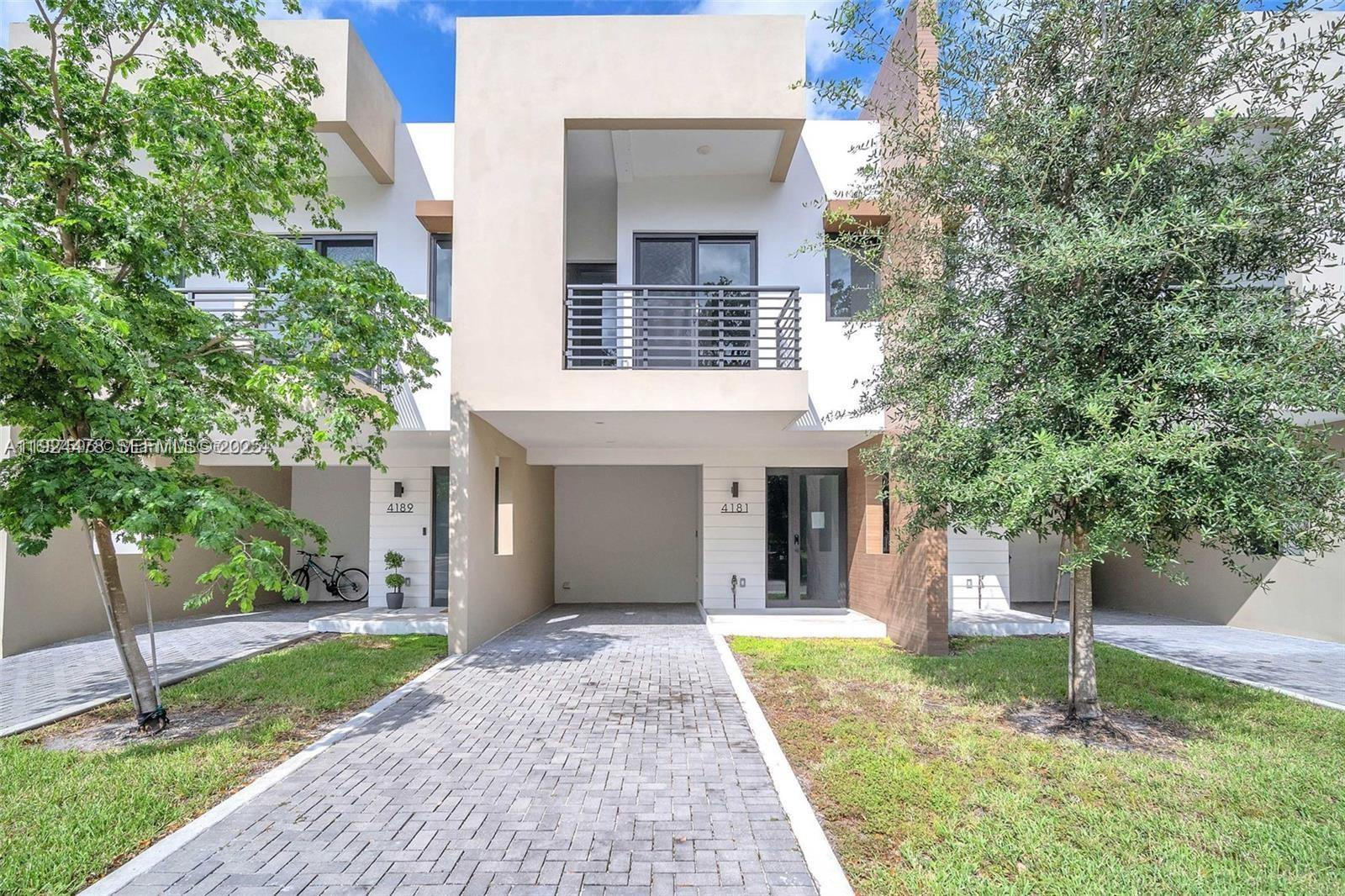 OAKS PLACE - Residential Lease