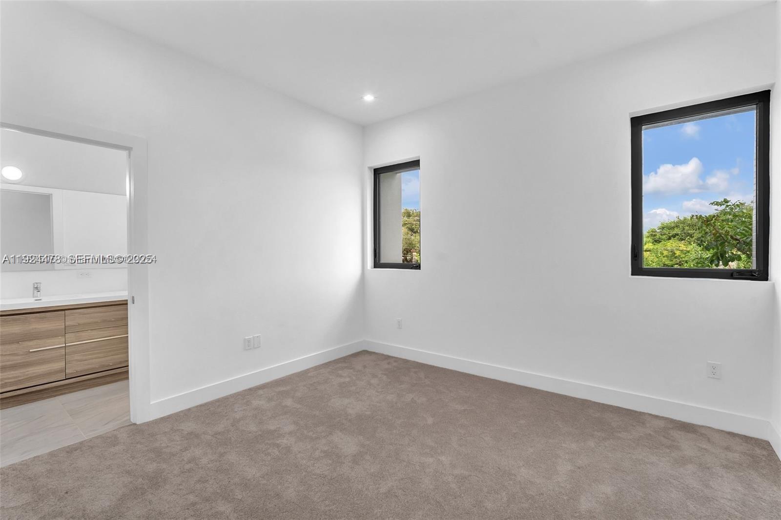 OAKS PLACE - Residential Lease