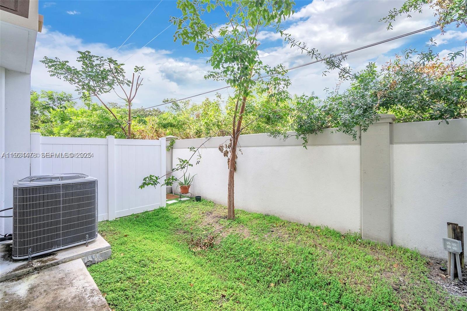 OAKS PLACE - Residential Lease