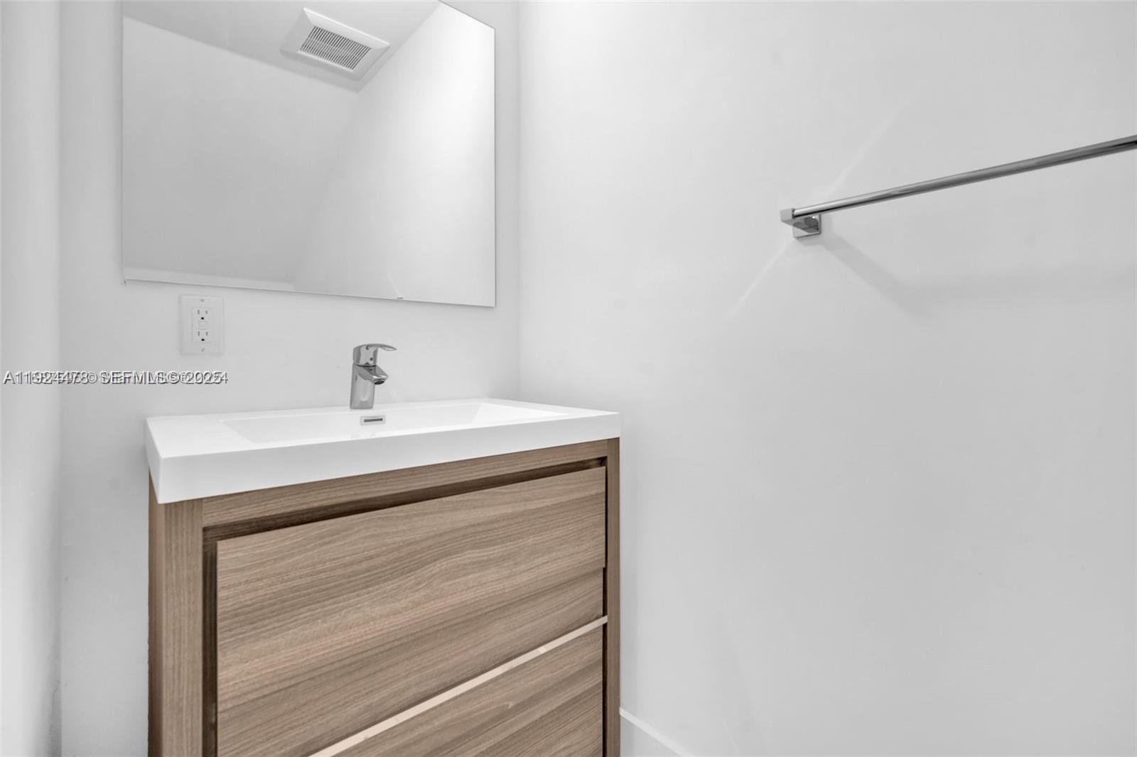 OAKS PLACE - Residential Lease