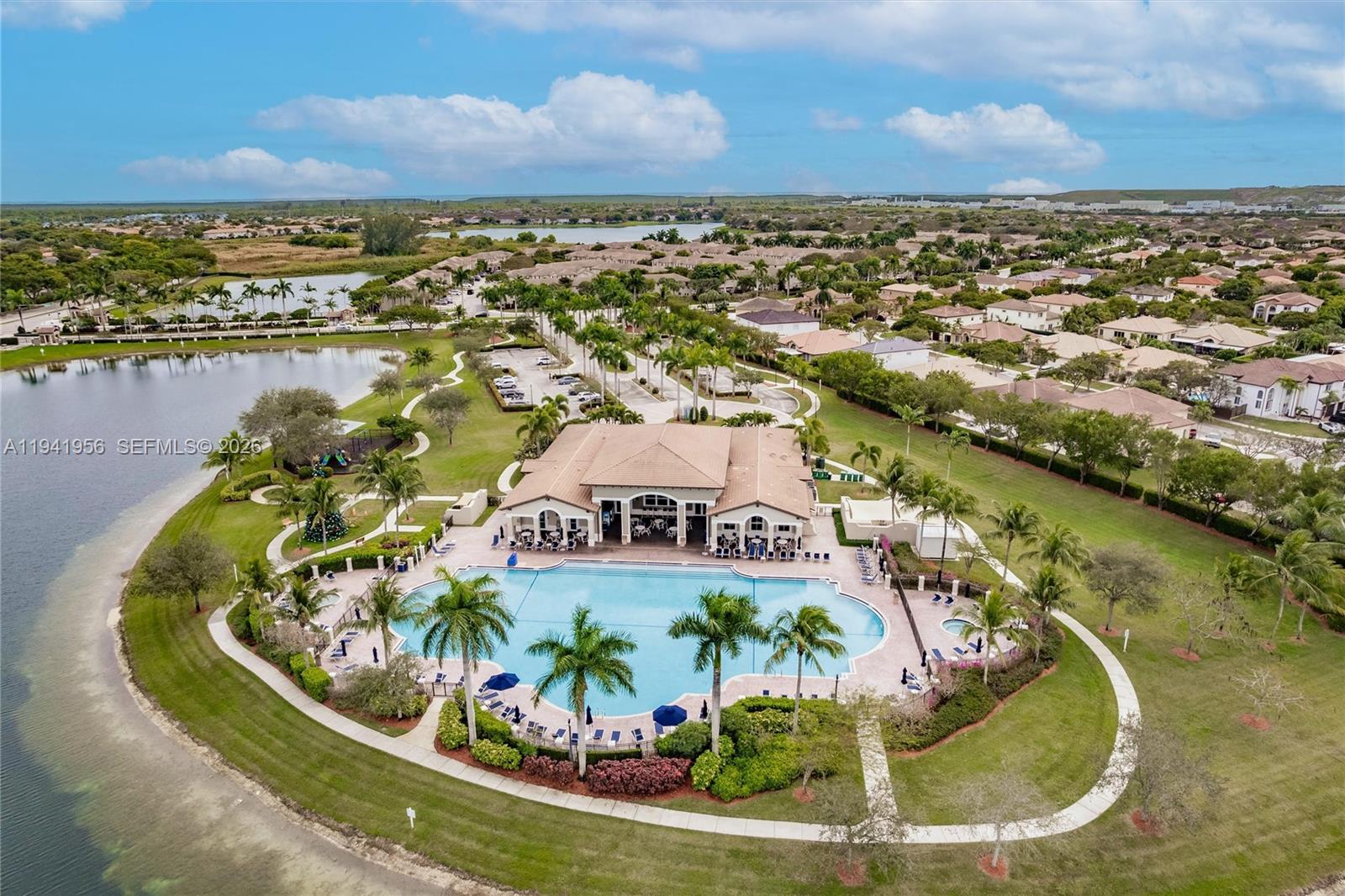 THE SHORES CONDO NO 1 - Residential