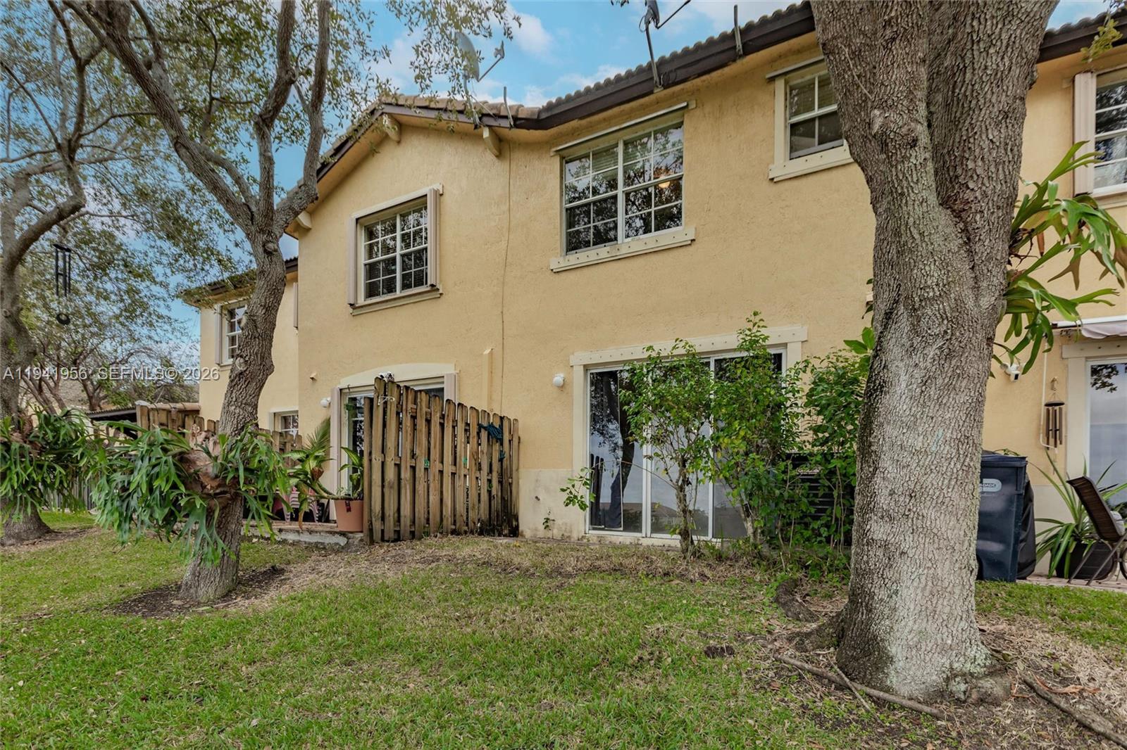 THE SHORES CONDO NO 1 - Residential