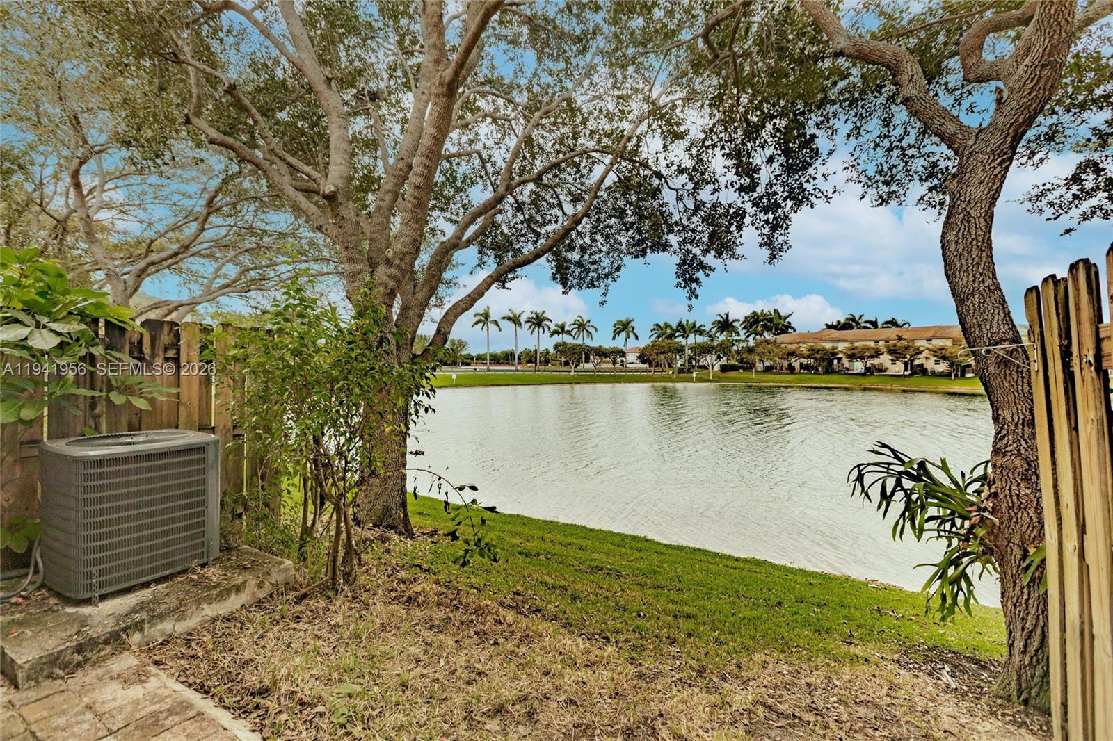 THE SHORES CONDO NO 1 - Residential