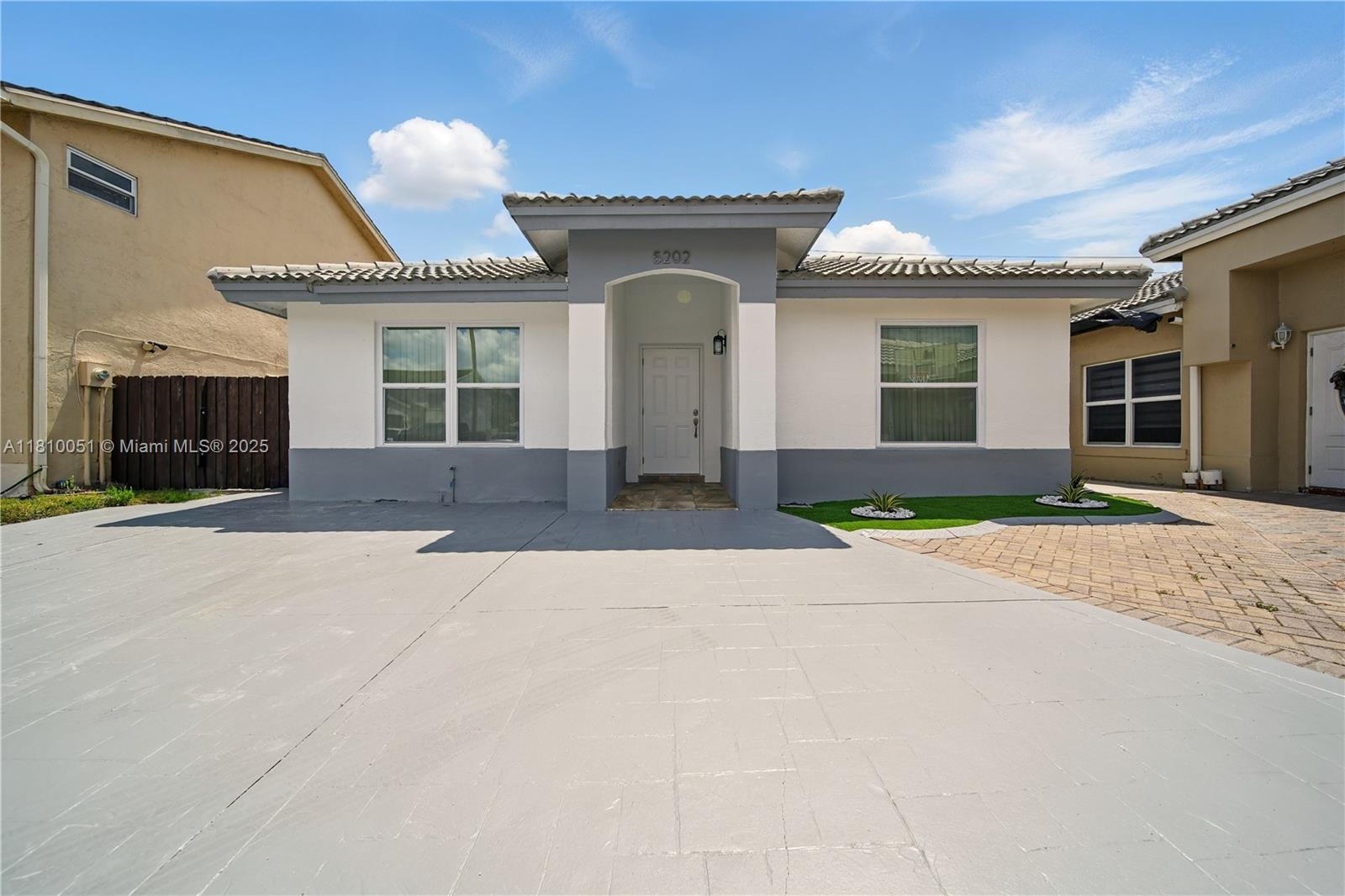 5202 Nw 187th St, Miami Gardens, Broward County, Florida - 3 Bedrooms  
2 Bathrooms - 