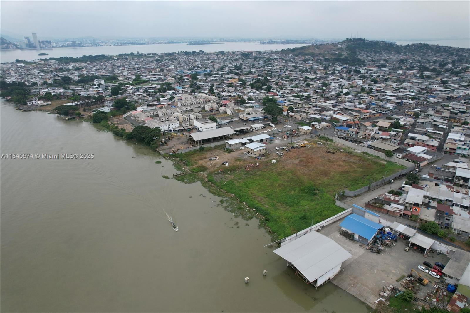 1 KM Via Duran Tambo