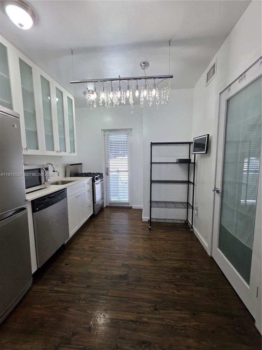 THE MARITIME CONDO - Residential Lease