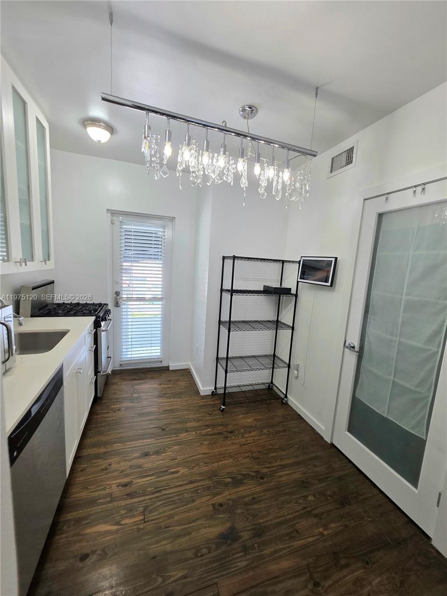 THE MARITIME CONDO - Residential Lease