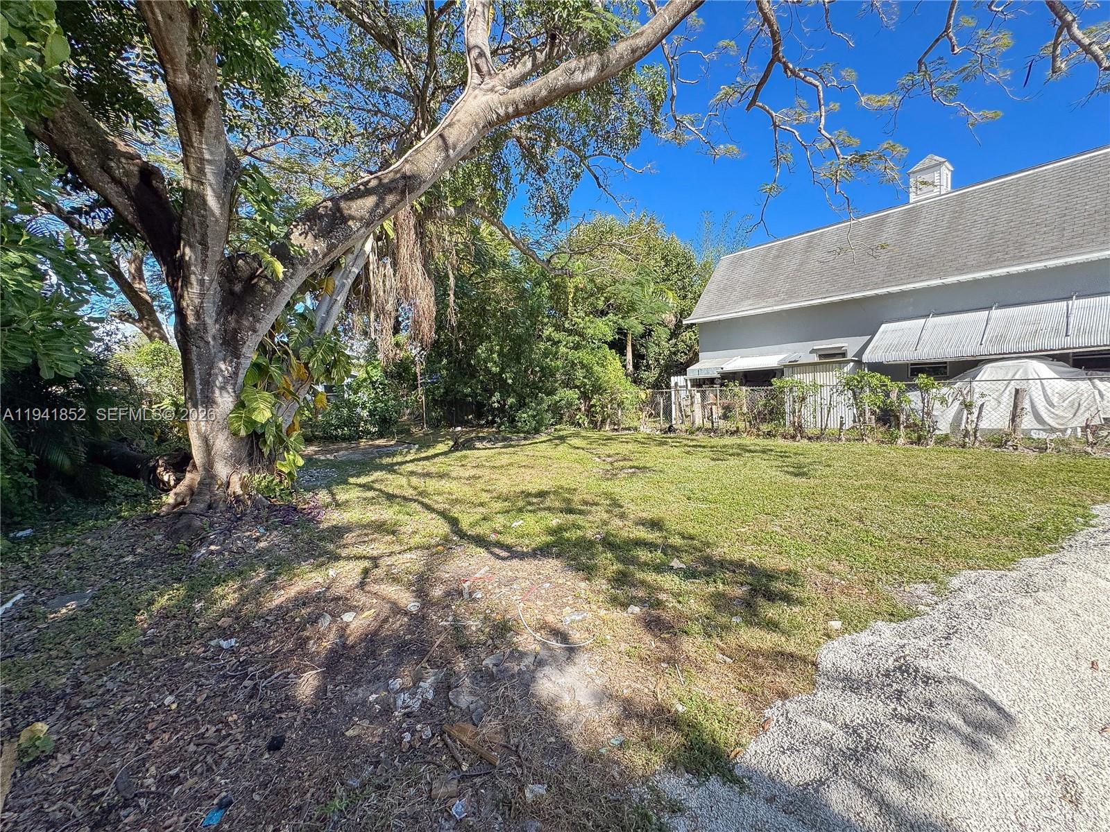 OAKLAND PARK SECOND ADD - Residential