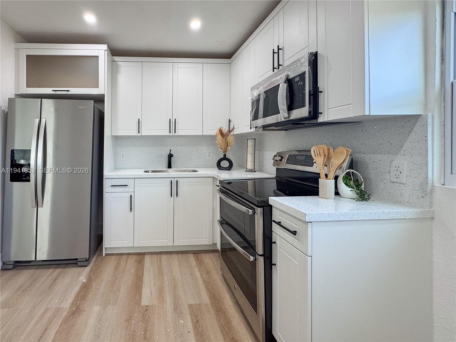 OAKLAND PARK SECOND ADD - Residential