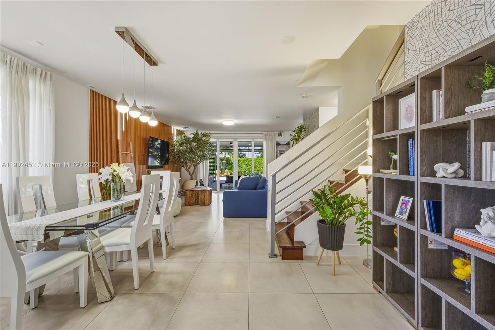 DORAL PALMS SOUTH - Residential Lease