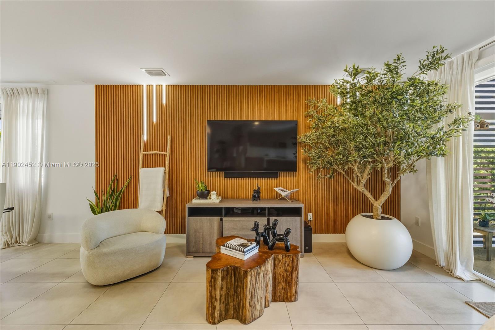 DORAL PALMS SOUTH - Residential Lease