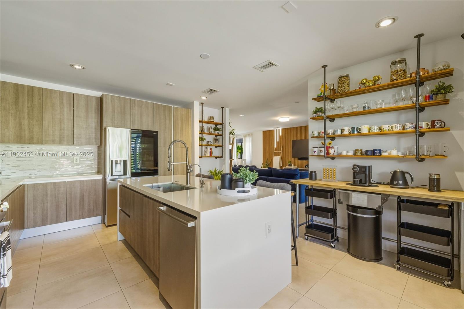 DORAL PALMS SOUTH - Residential Lease