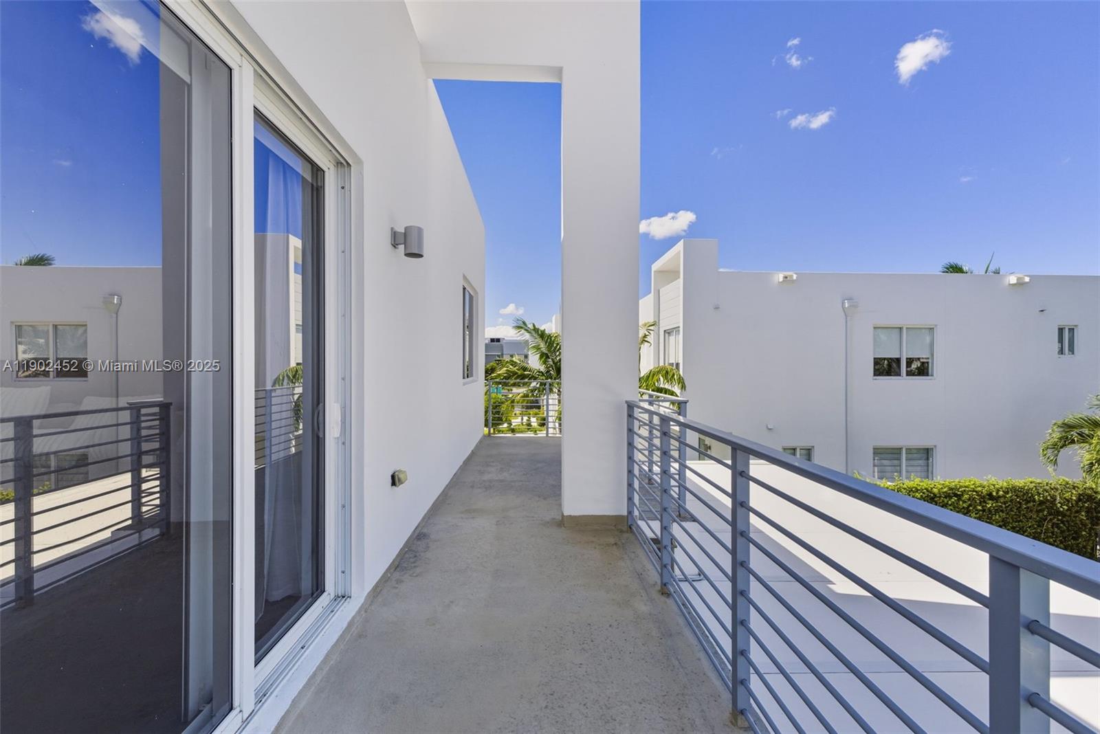 DORAL PALMS SOUTH - Residential Lease