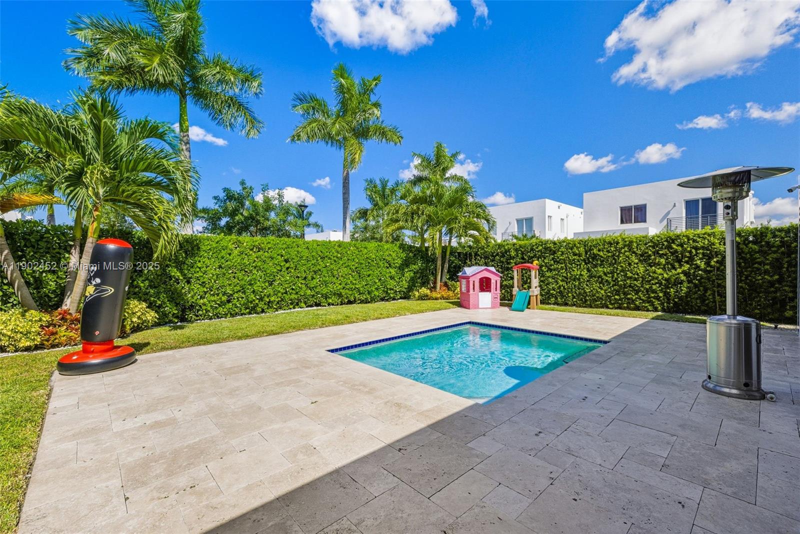 DORAL PALMS SOUTH - Residential Lease