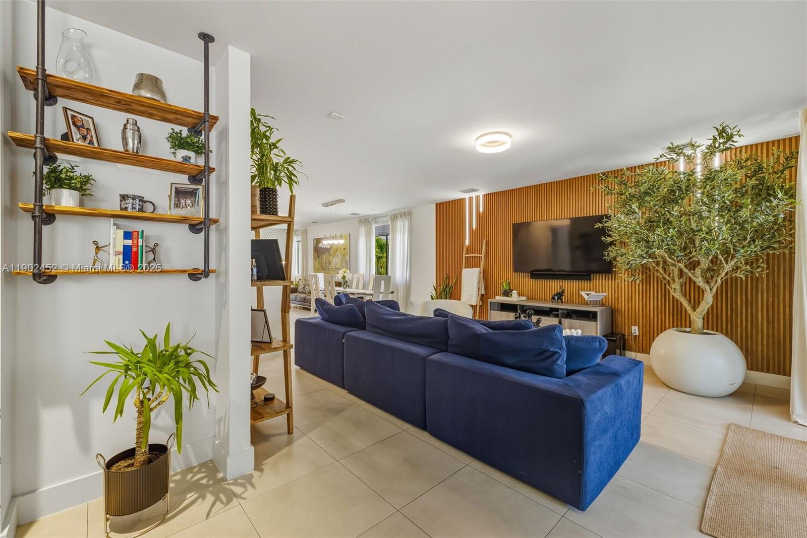 DORAL PALMS SOUTH - Residential Lease