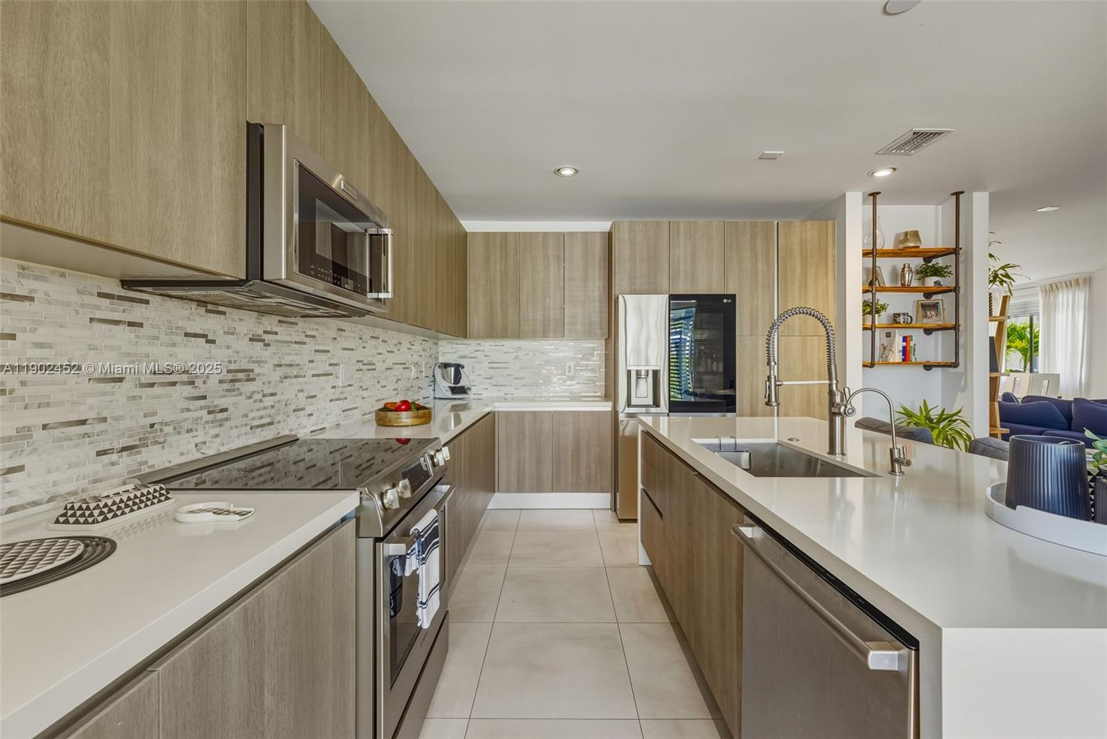 DORAL PALMS SOUTH - Residential Lease