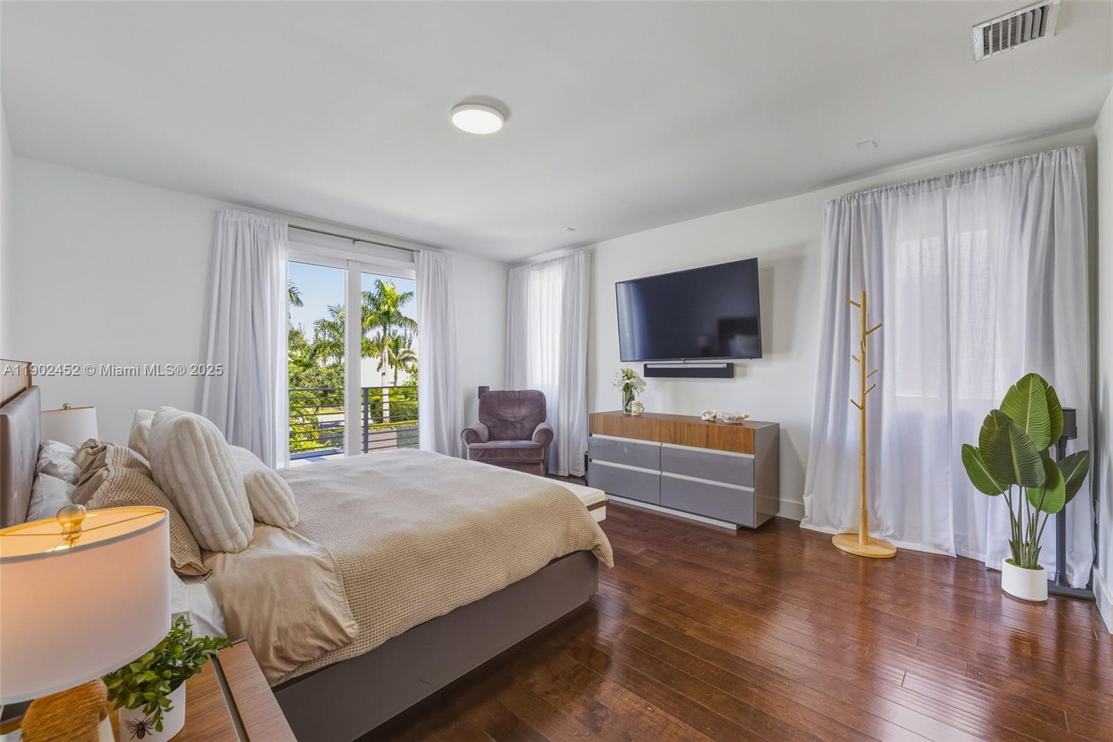 DORAL PALMS SOUTH - Residential Lease