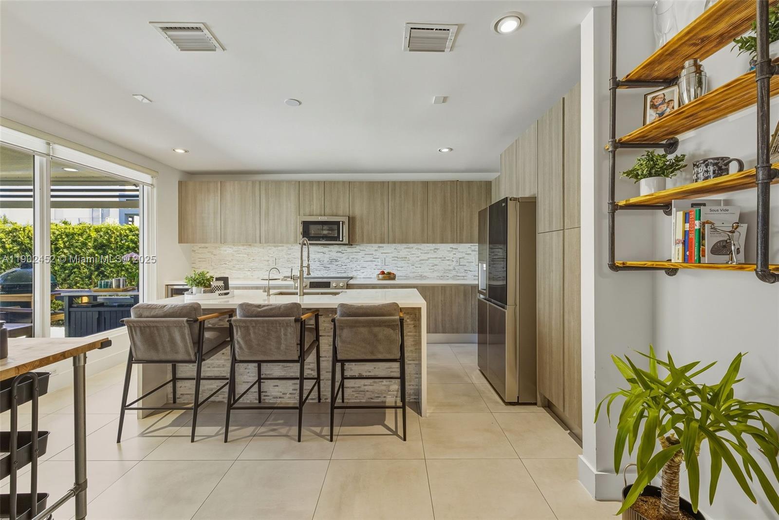 DORAL PALMS SOUTH - Residential Lease