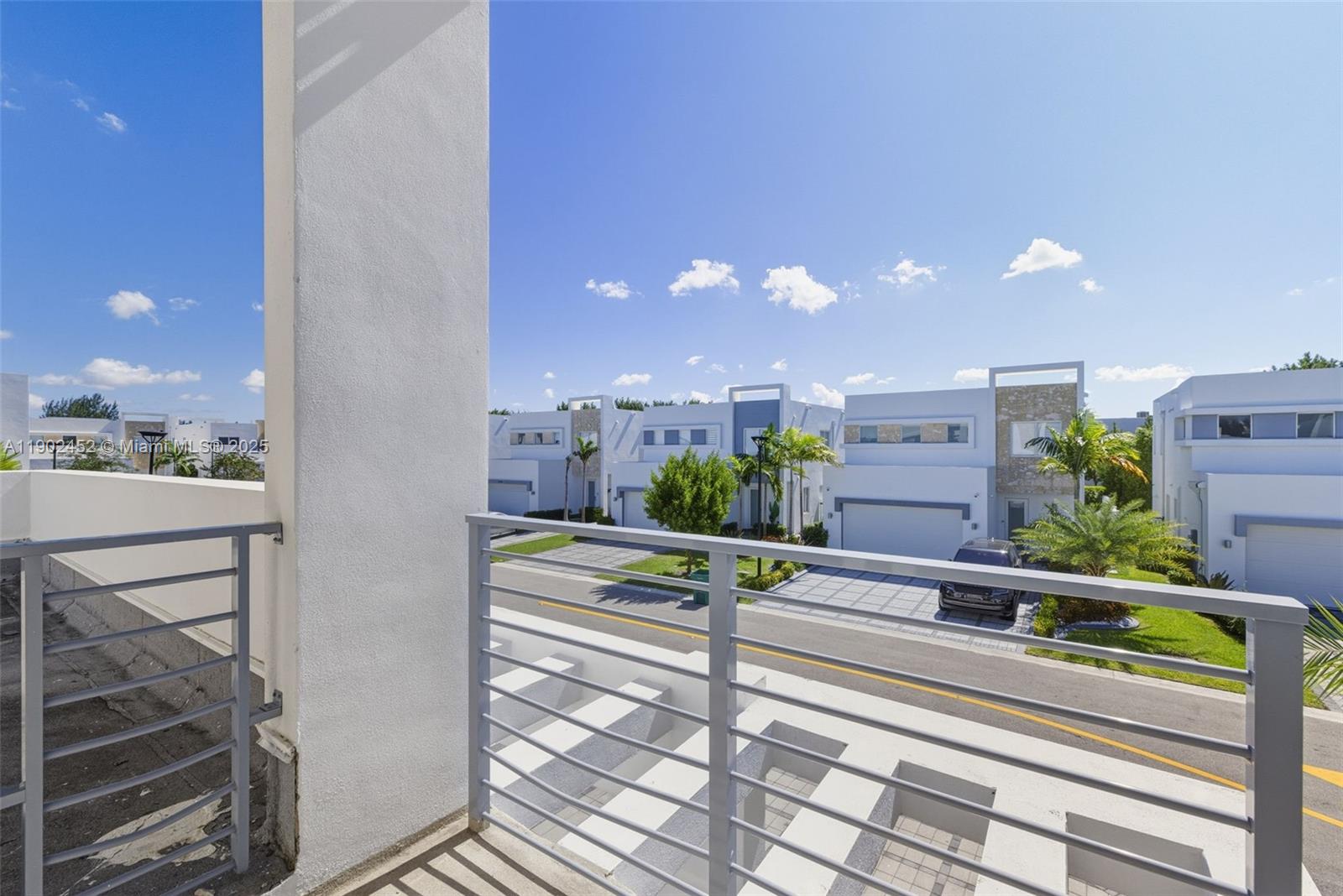 DORAL PALMS SOUTH - Residential Lease