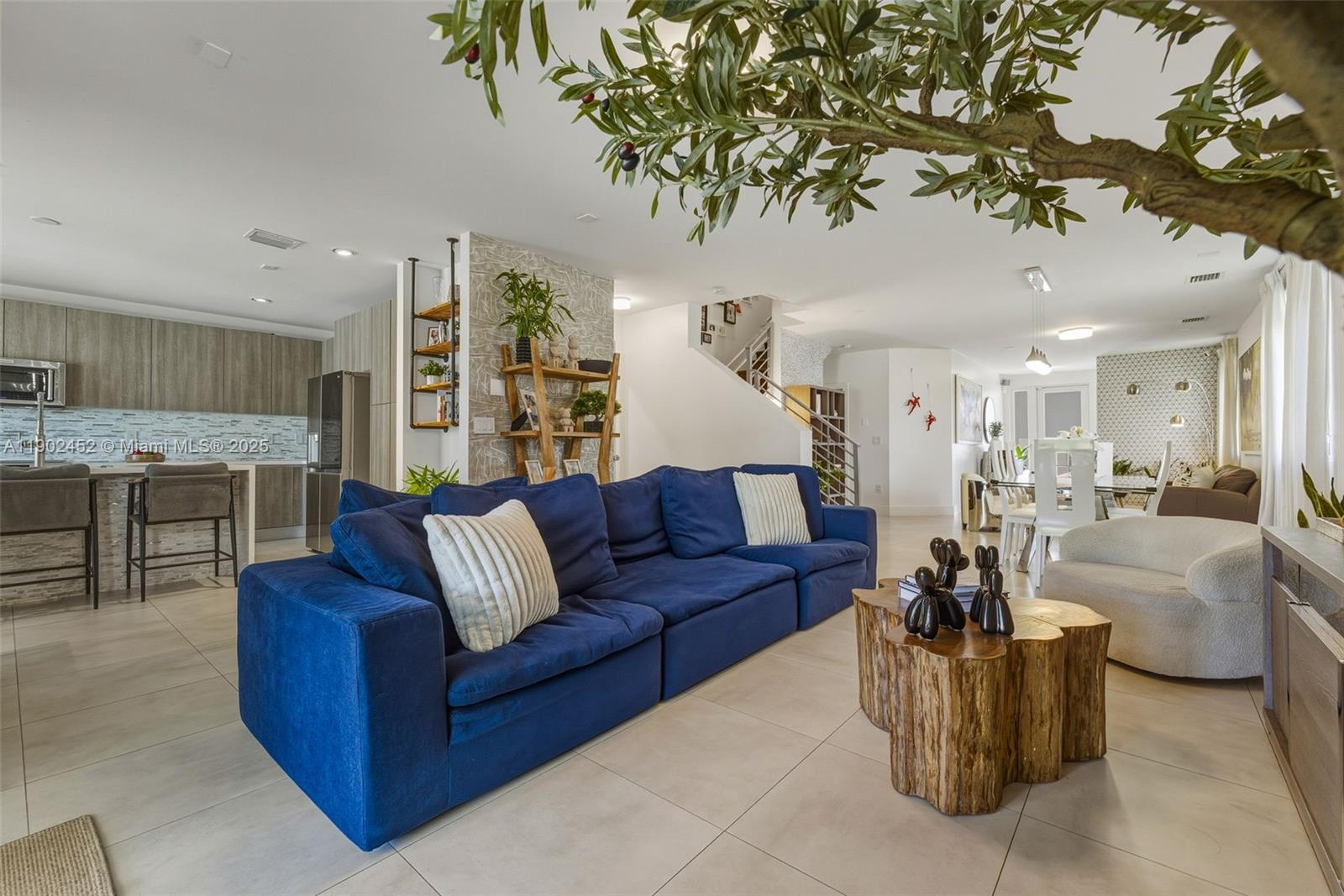 DORAL PALMS SOUTH - Residential Lease