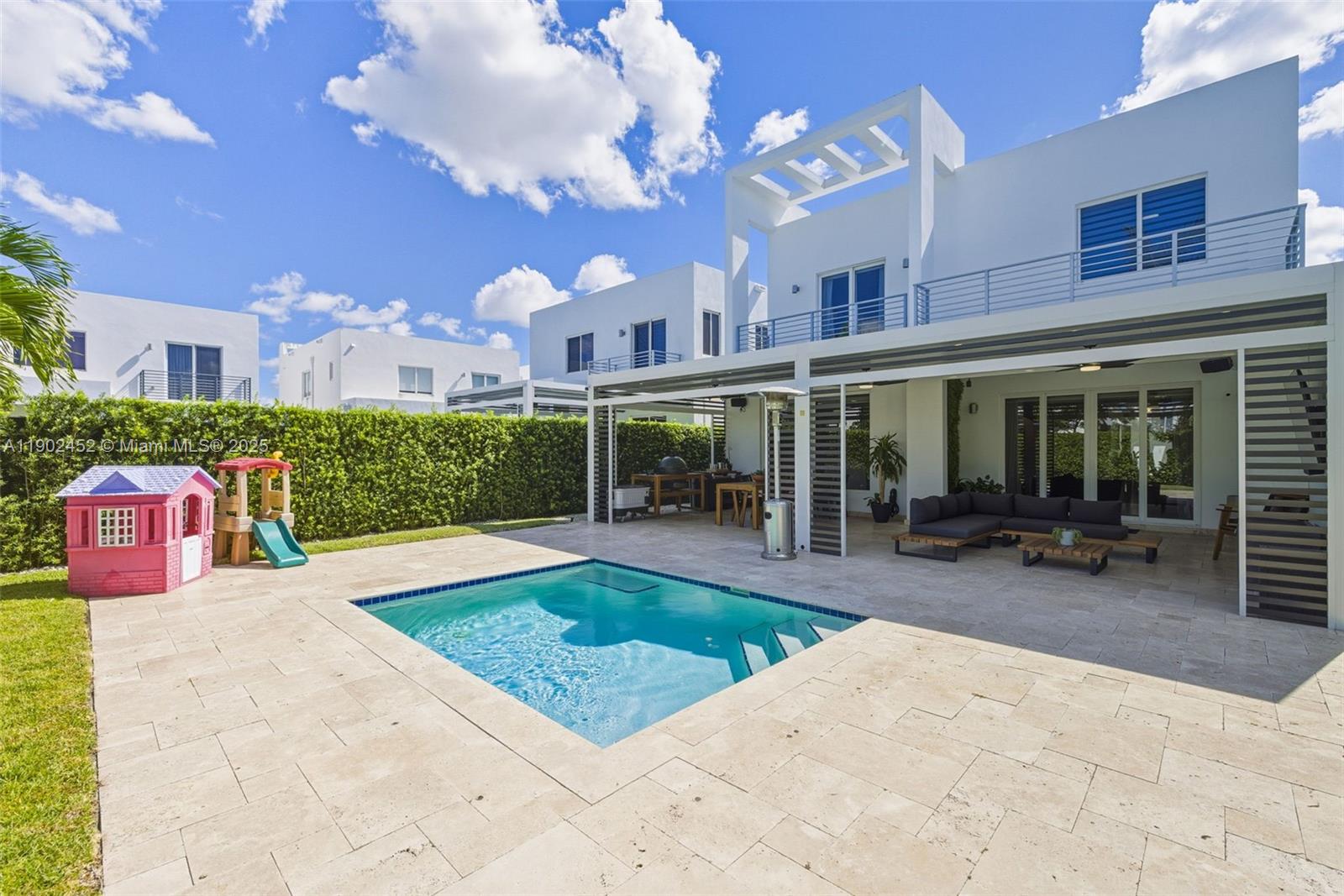 DORAL PALMS SOUTH - Residential Lease