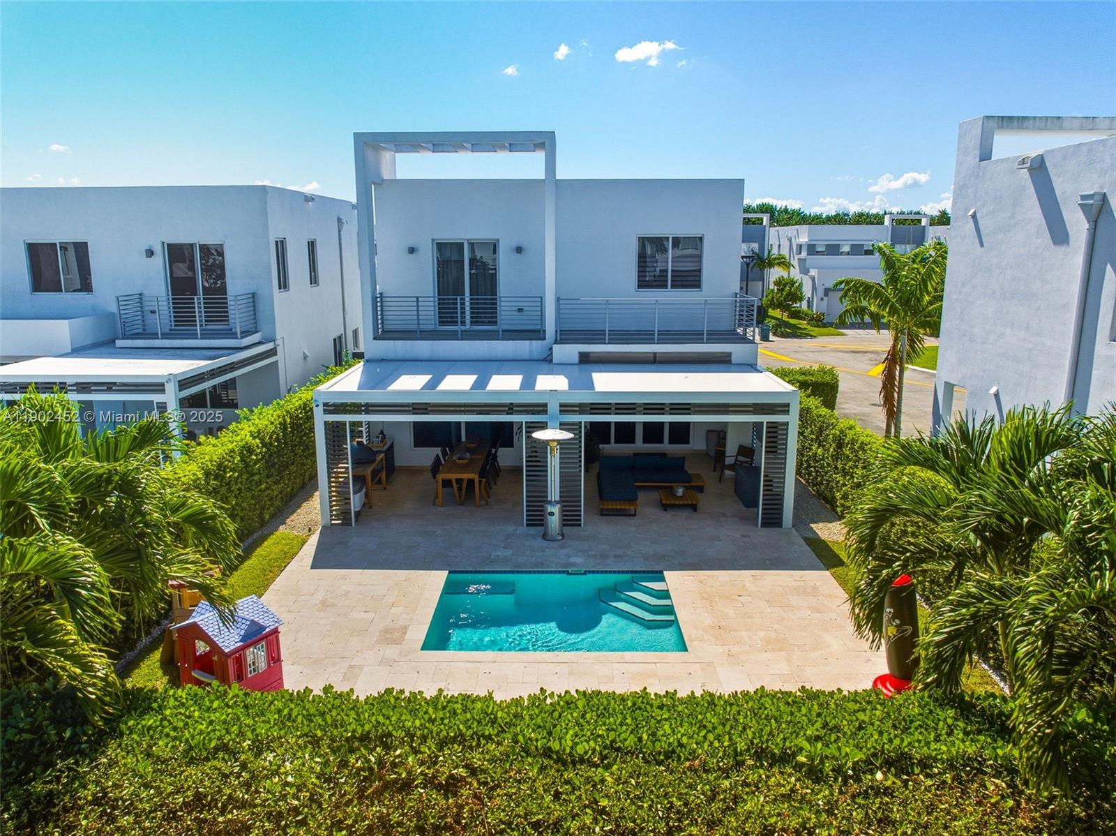 DORAL PALMS SOUTH - Residential Lease