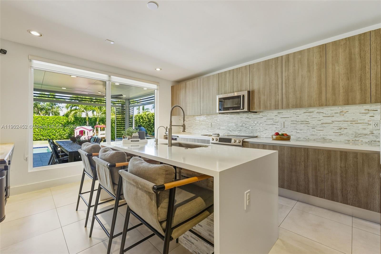 DORAL PALMS SOUTH - Residential Lease