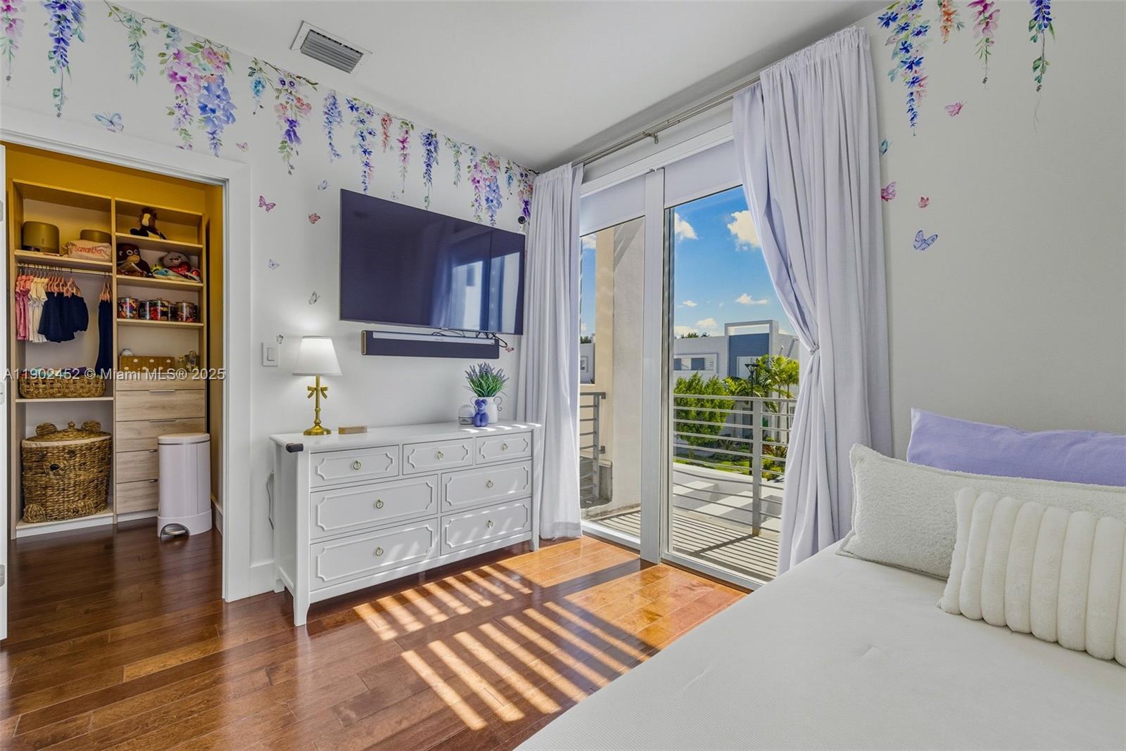 DORAL PALMS SOUTH - Residential Lease