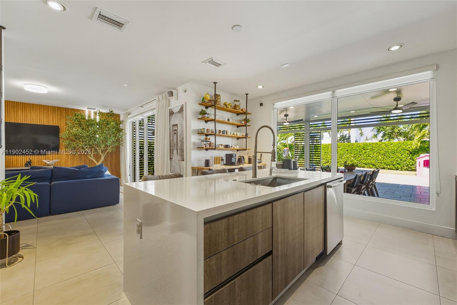 DORAL PALMS SOUTH - Residential Lease