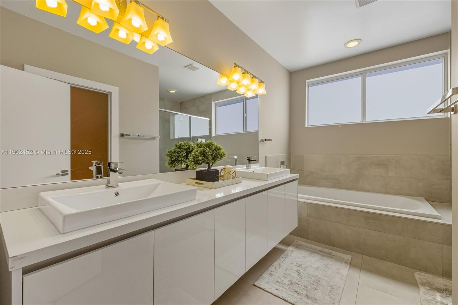 DORAL PALMS SOUTH - Residential Lease