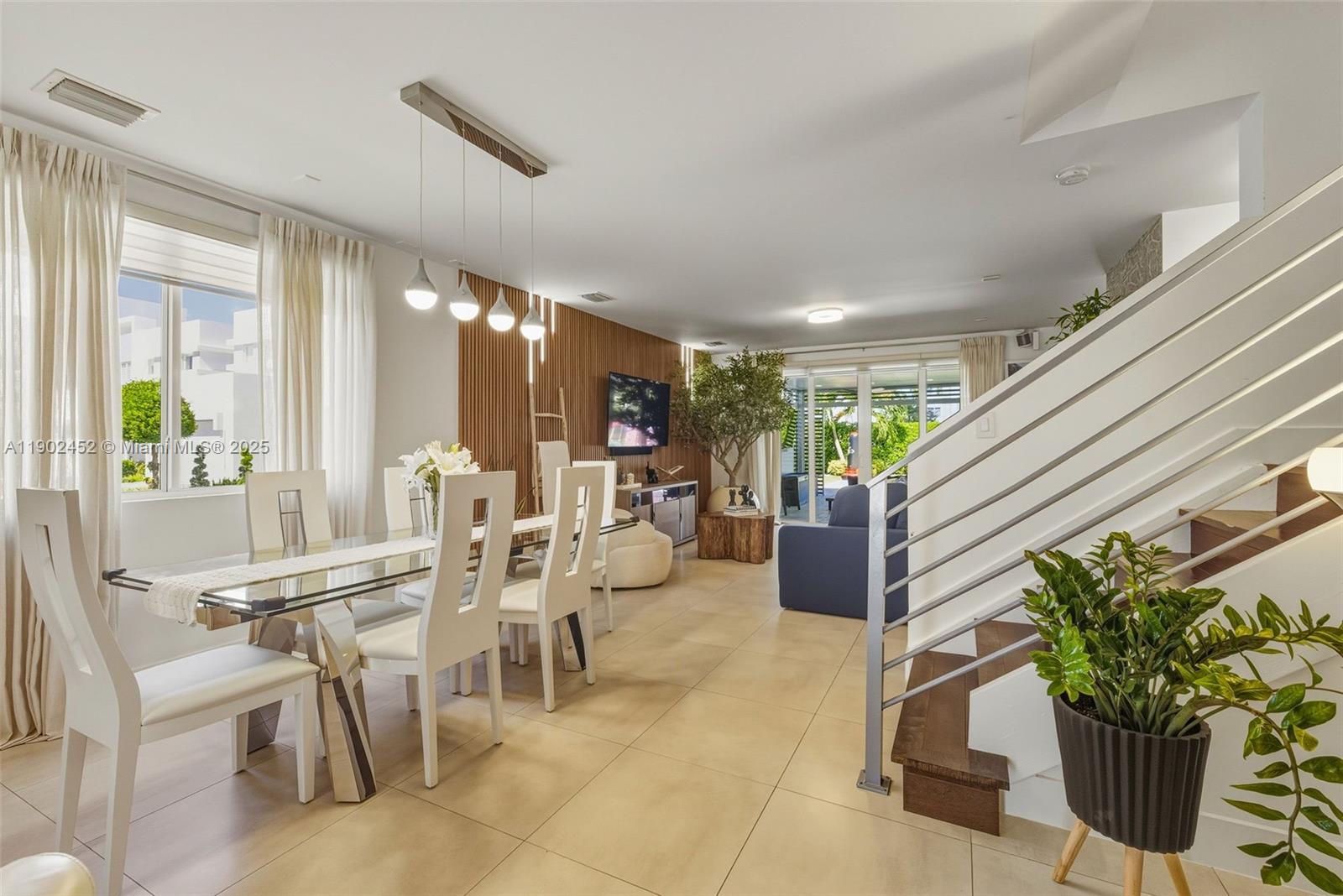 DORAL PALMS SOUTH - Residential Lease