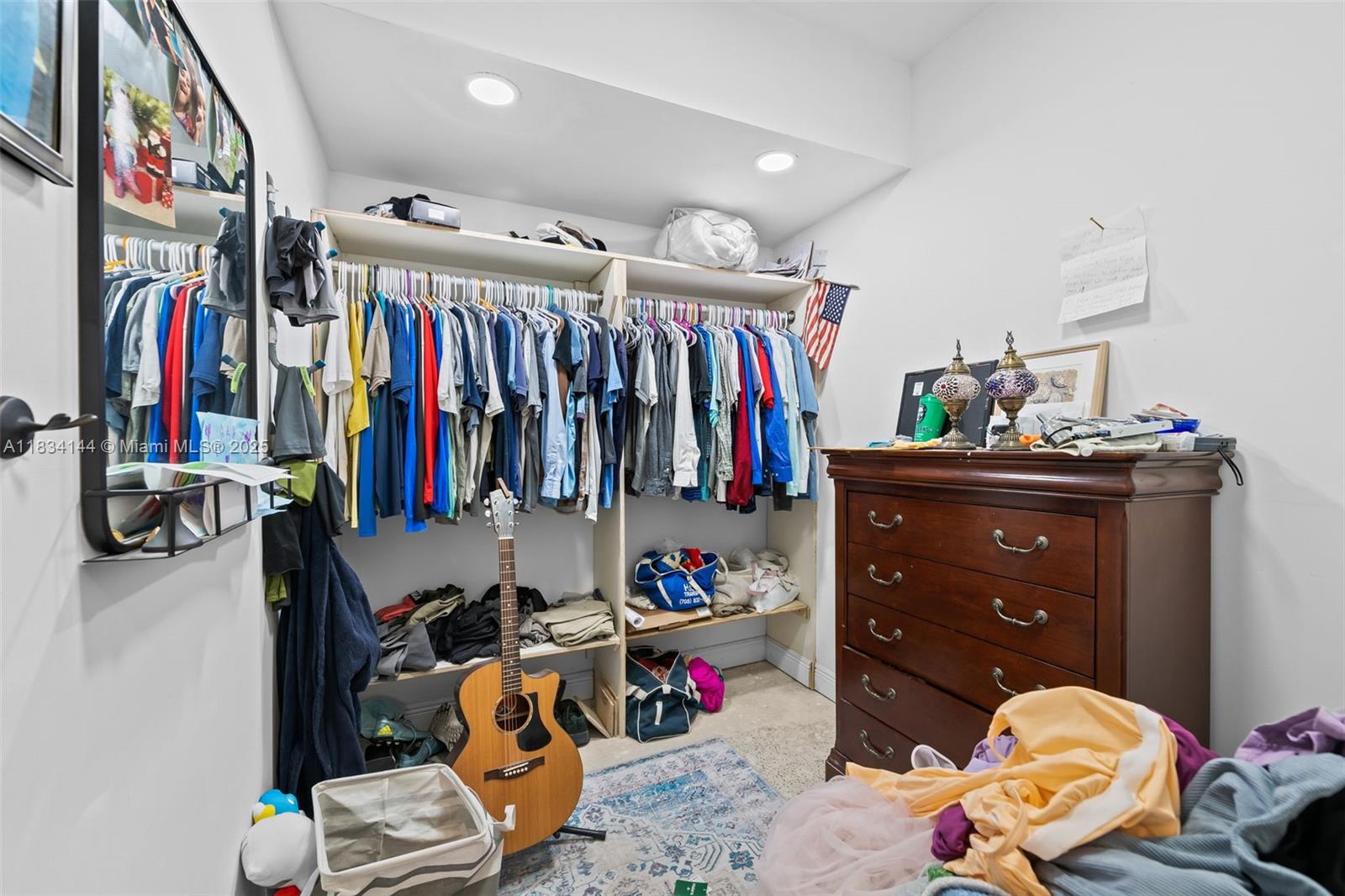 IMPERIAL POINT - Residential