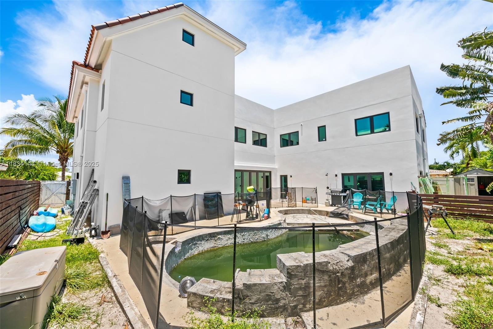 IMPERIAL POINT - Residential