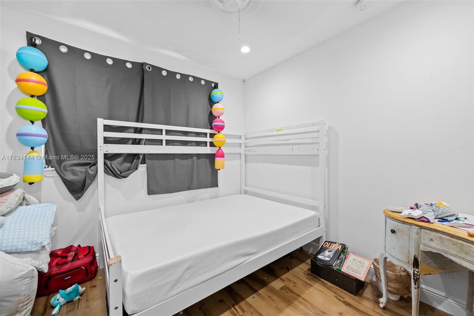 IMPERIAL POINT - Residential