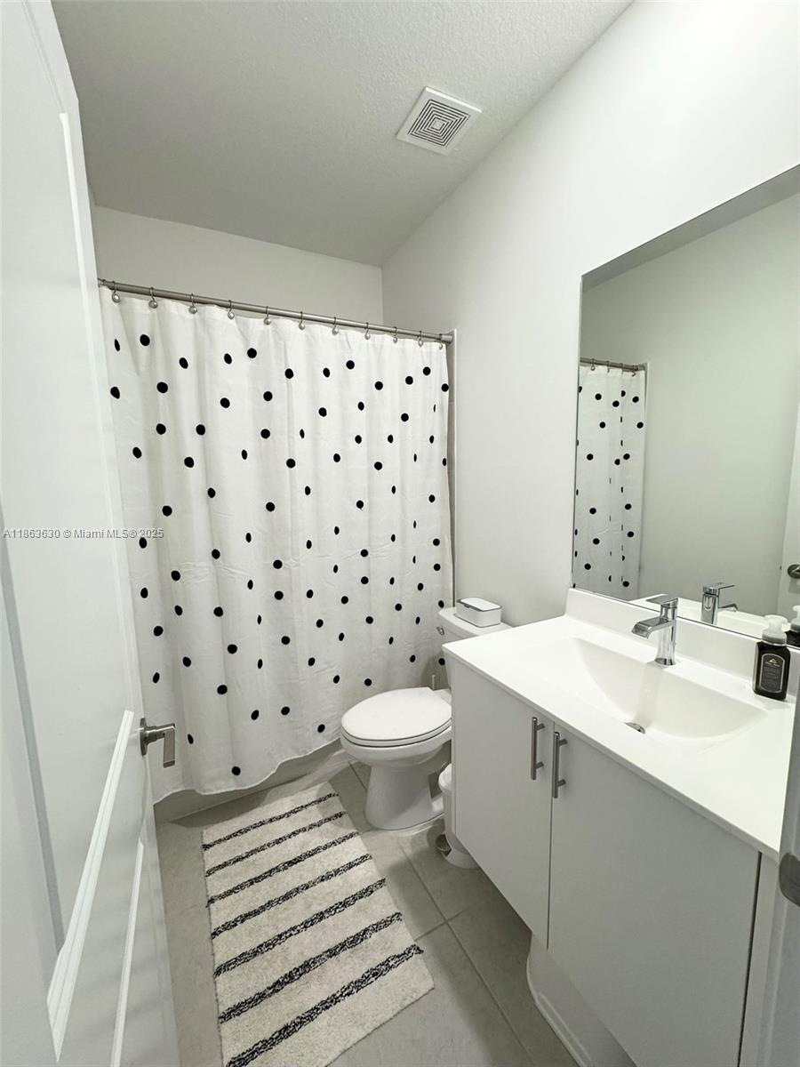 DOWNTOWN DORAL SOUTH PHAS - Residential