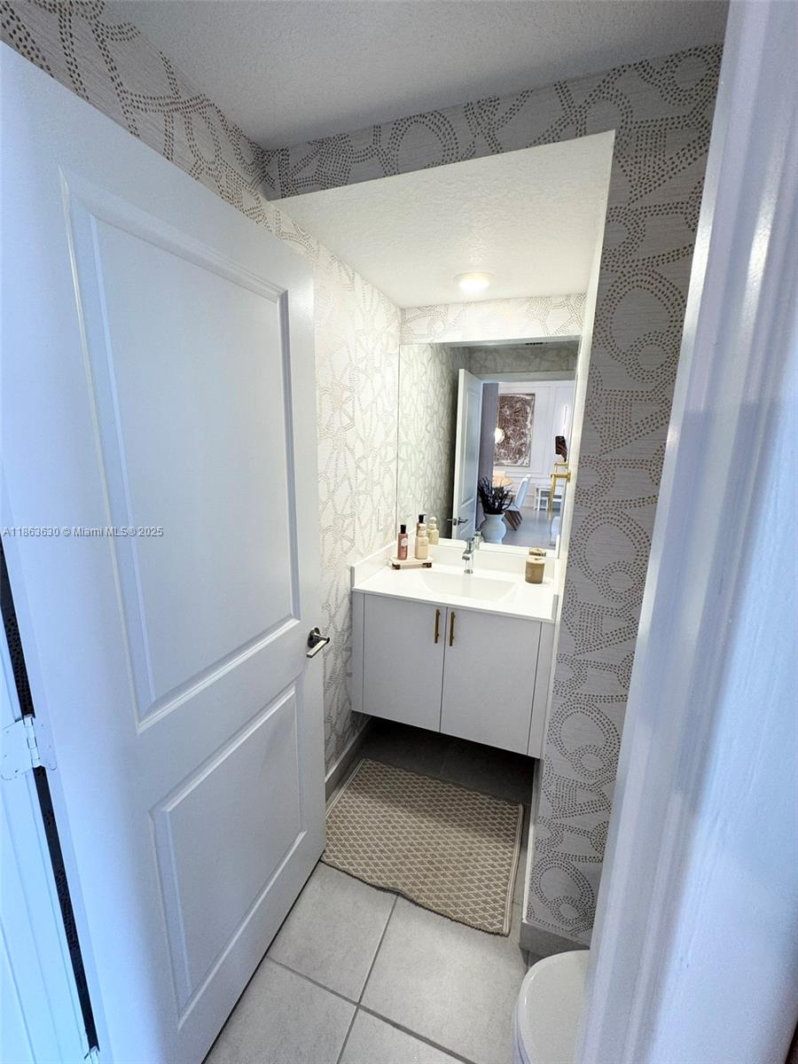 DOWNTOWN DORAL SOUTH PHAS - Residential