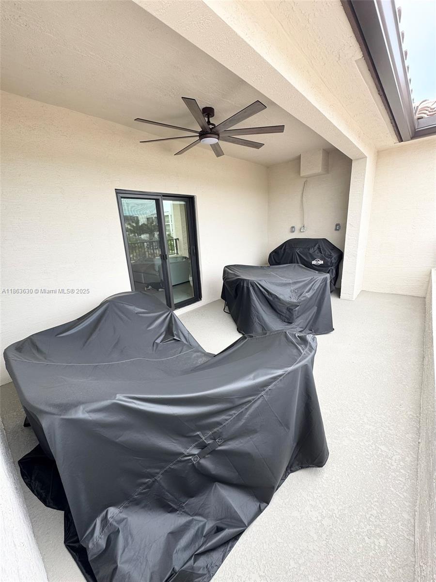 DOWNTOWN DORAL SOUTH PHAS - Residential