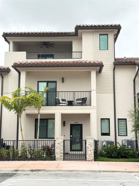 Photo of 4867 NW 84th Ave, Doral, FL 33166 (MLS # A11863630) Photo of 4867 NW 84th Ave, Doral, FL 33166 (MLS # A11863630)