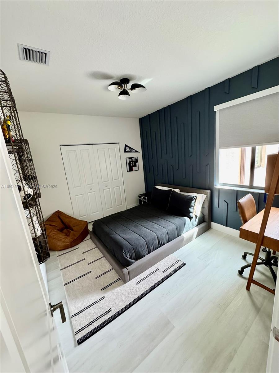 DOWNTOWN DORAL SOUTH PHAS - Residential